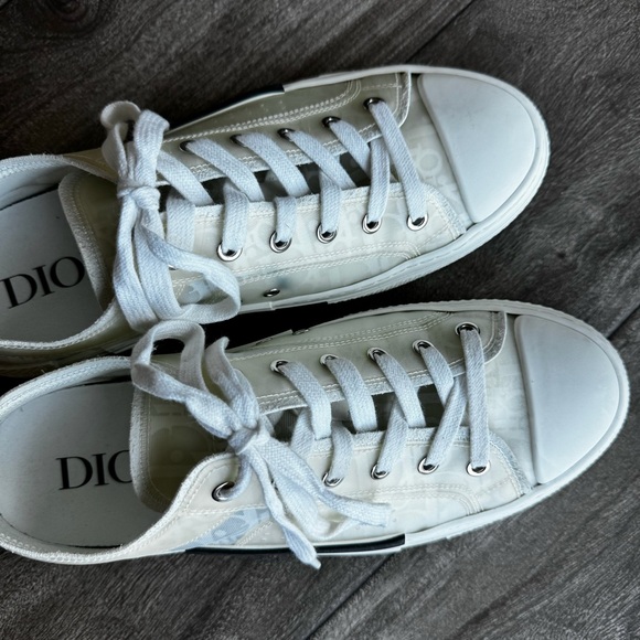 Dior Men’s White and Gray Sneakers - Picture 7 of 13